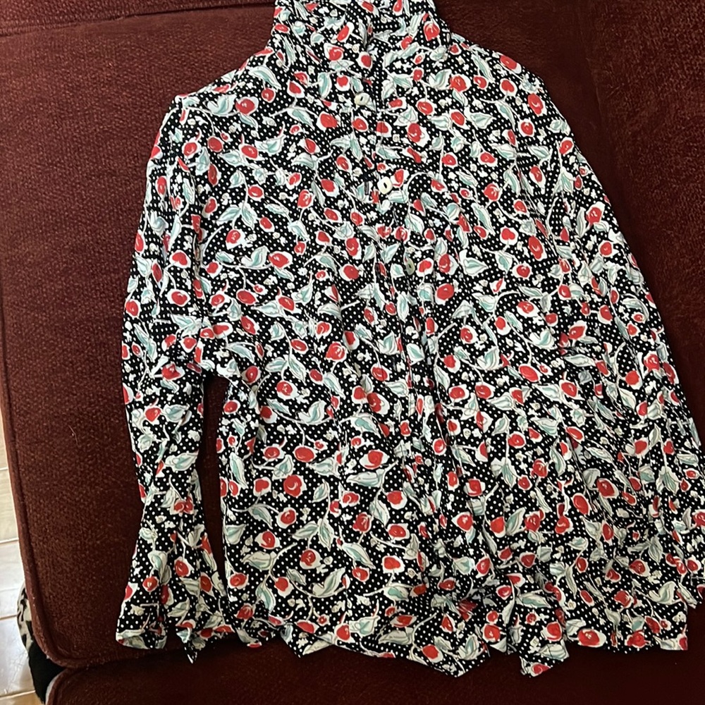 ❌❌SOLD ❌❌Loco lindo cherry print top